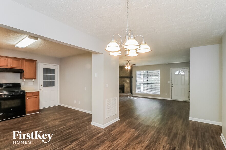 Building Photo - 4665 Jamerson Forest Pkwy