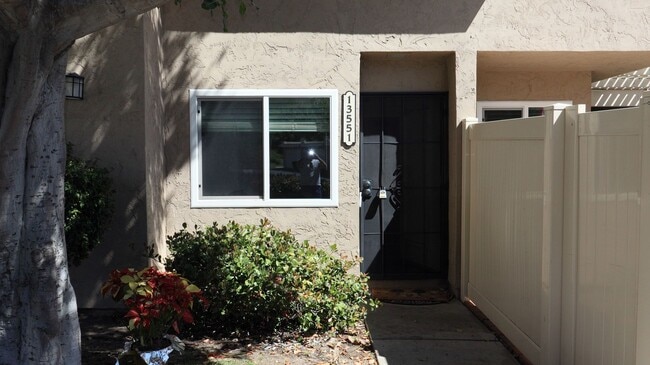 Building Photo - Beautiful 3 bedrooms corner unit condo located in Poway.