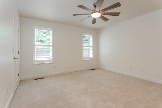 Building Photo - 220 Konawa Ln