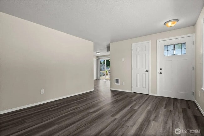 Building Photo - 502 Tullis St NE