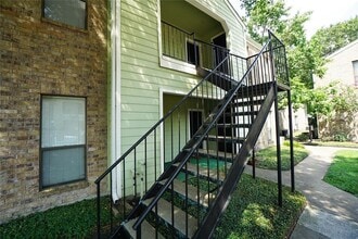 Building Photo - 6602 Harbor Town Dr