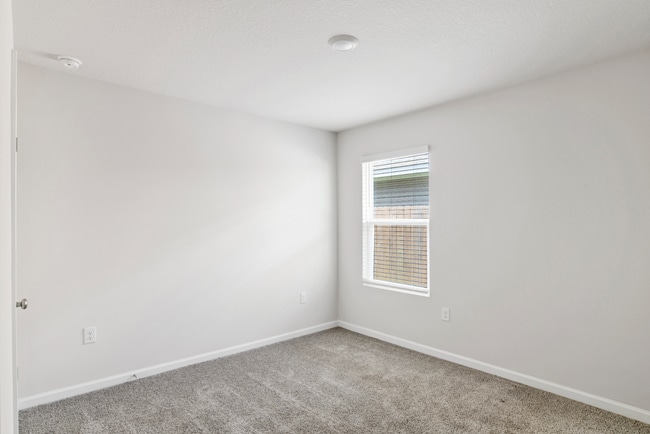 Building Photo - Beautiful new home with convenient access