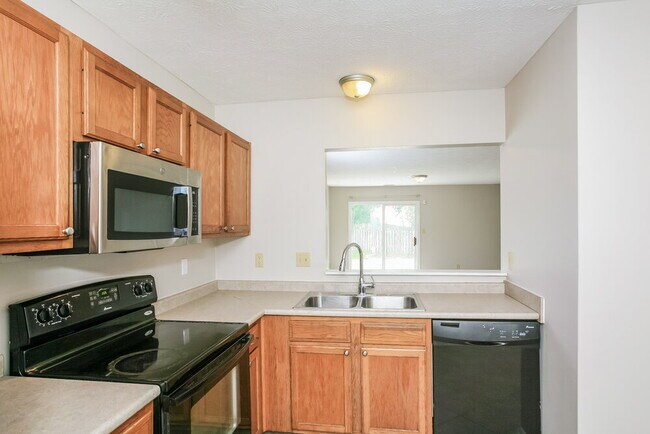 Building Photo - 17764 Cedarbrook Dr