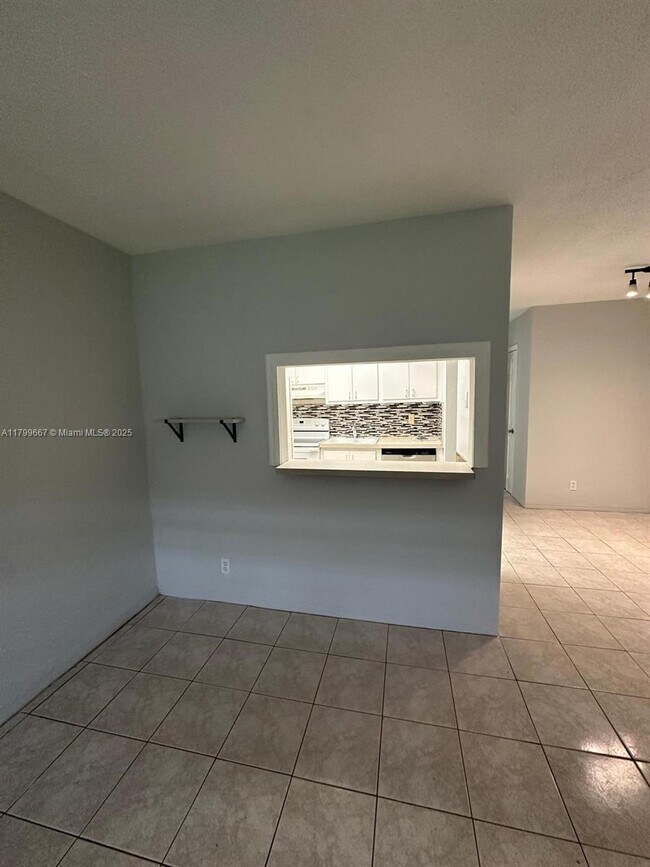 Building Photo - 2916 Funston St