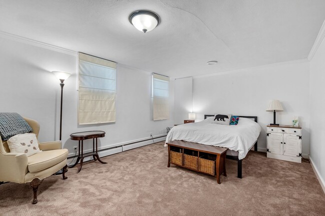 Building Photo - Gorgeous Washington Park Bungalow!