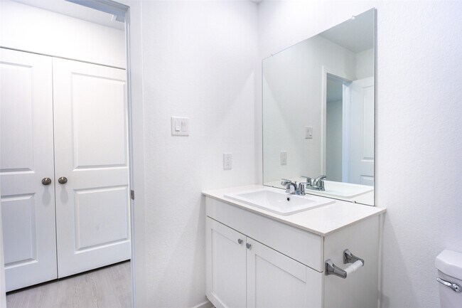 Building Photo - 5610 Shelford Birch Dr