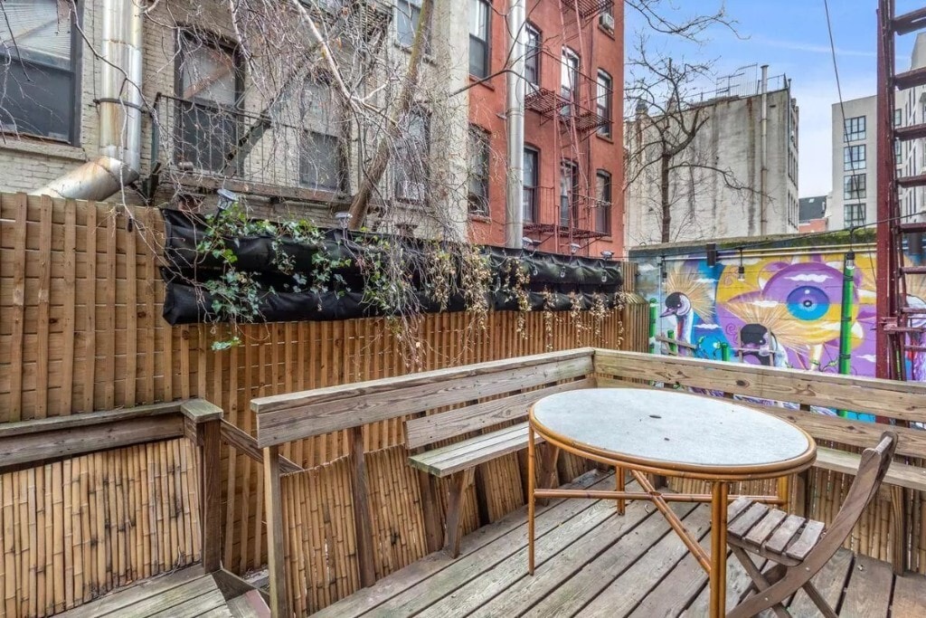 Building Photo - 167 Mott St