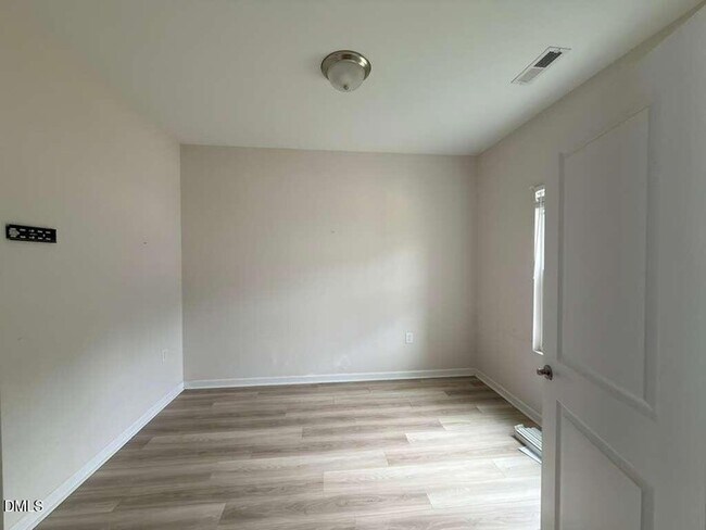 Building Photo - 7142 Stratified Ct