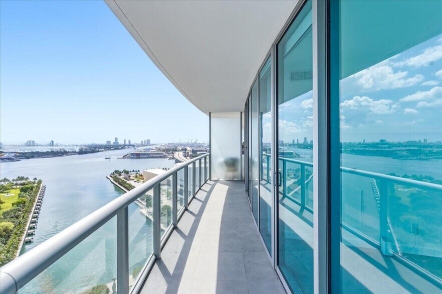 Building Photo - 888 Biscayne Blvd