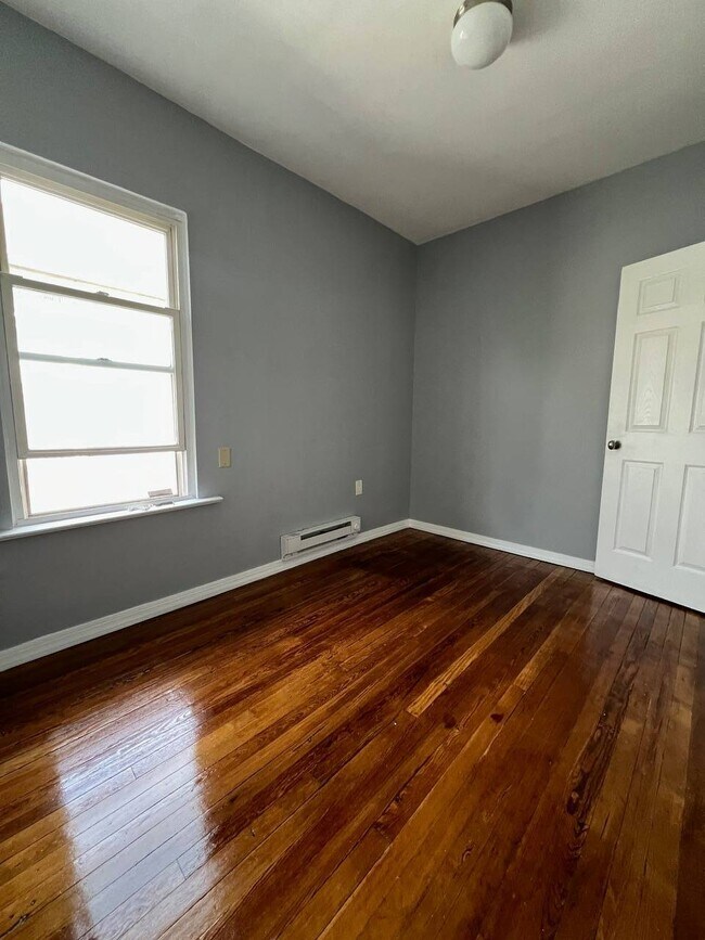 Building Photo - 27 Alton Pl