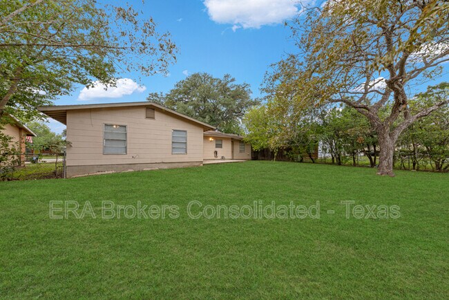 Building Photo - 106 Winn Ave