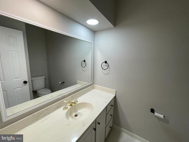 Building Photo - 9440 Flowerden Ln