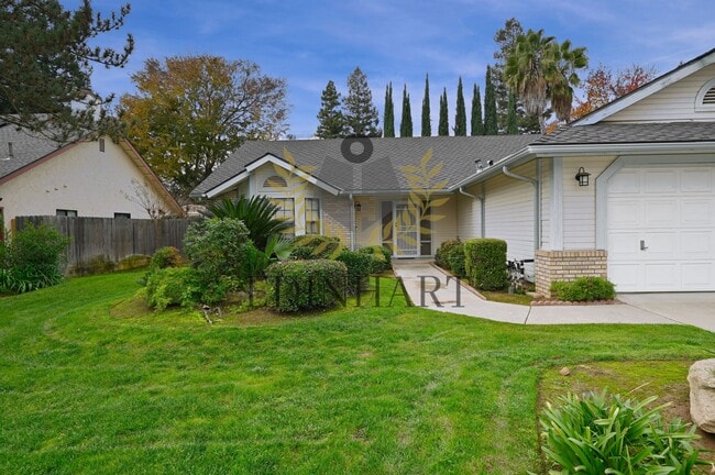 Building Photo - 6447 N Vagedes Ave