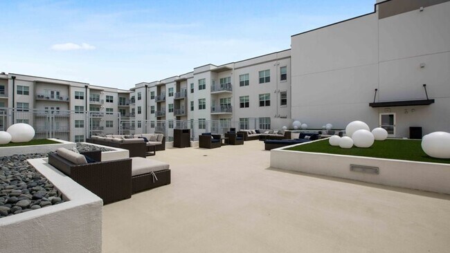 Building Photo - 1305 Morgan Stanley Ave