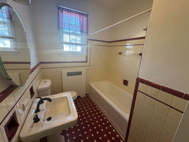 Building Photo - 3508 Grantley Rd