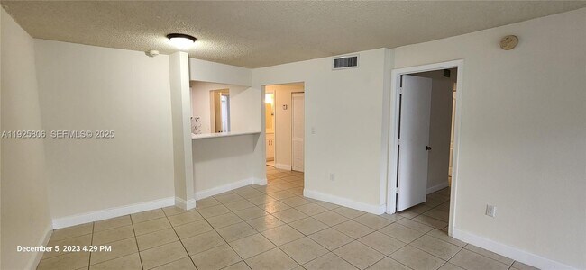 Building Photo - 4235 N University Dr