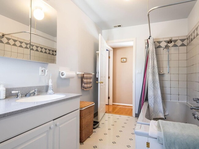 Building Photo - 7848 Bleriot Ave