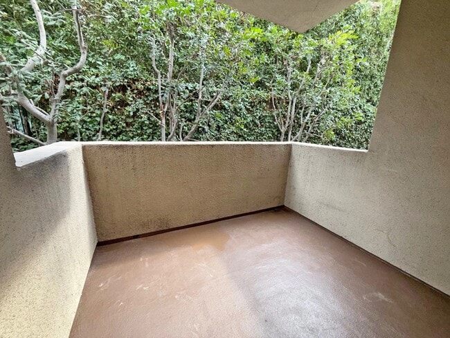 Building Photo - 922 Croft Ave