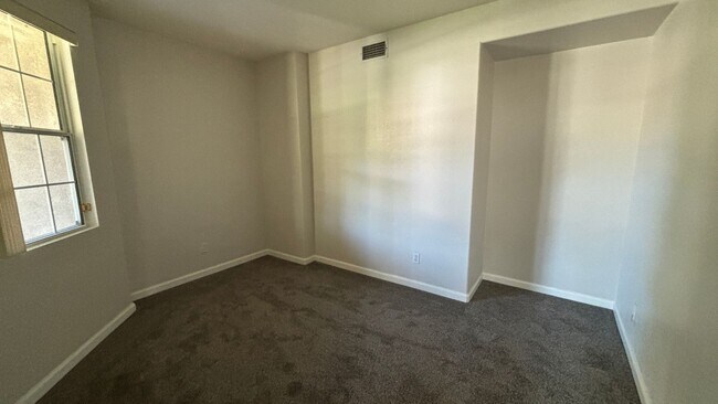 Building Photo - Adorable Four Bedroom home ready for its forever family!