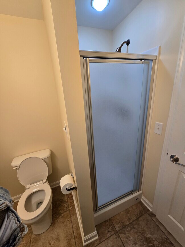 Primary Photo - 107a Oakwood Dr