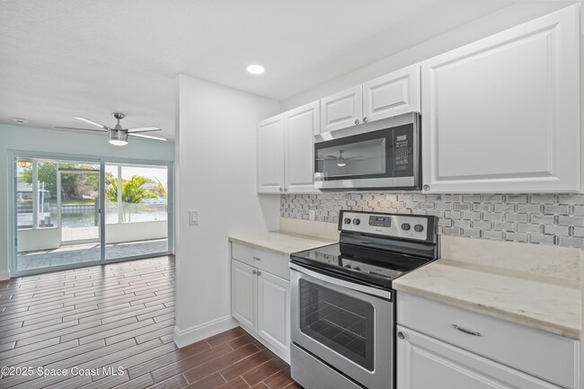 Building Photo - 1140 Montego Bay Dr N