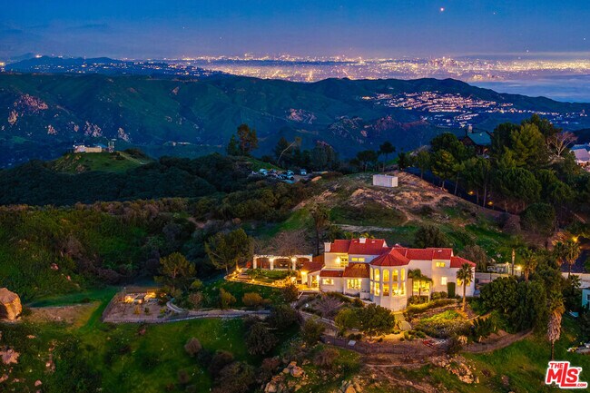 Building Photo - 501 Sadie Rd