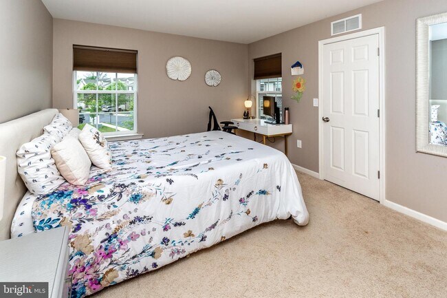 Building Photo - 27 Braeburn Dr