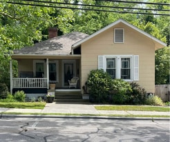 Building Photo - 320 N Poplar St