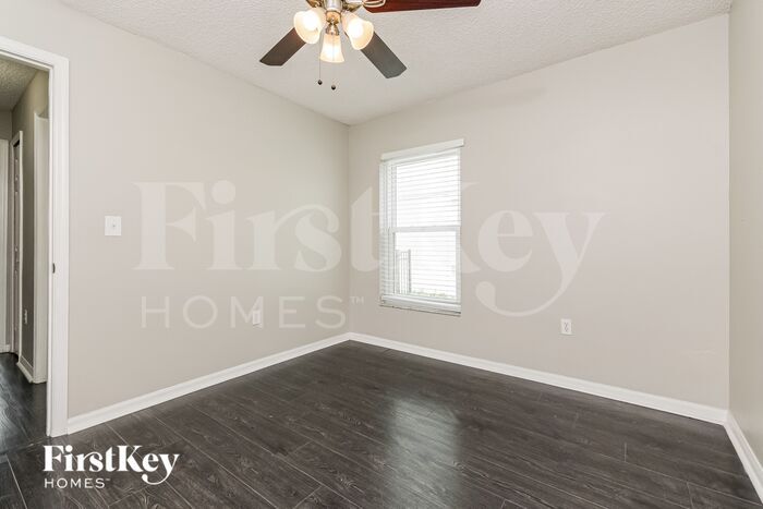 Building Photo - 205 Thornbush Pkwy