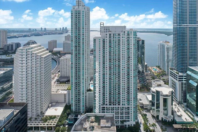 Building Photo - 950 Brickell Bay Dr