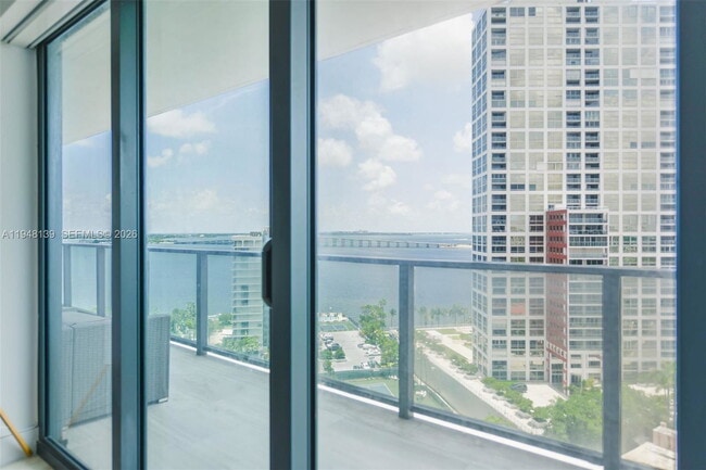 Building Photo - 1451 Brickell Ave