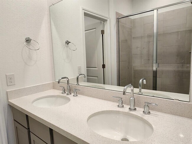 Building Photo - 202 Doodle Ln