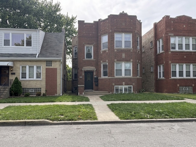 Building Photo - 4904 N Marmora Ave