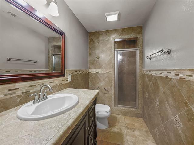 Building Photo - 2132 Cliffside Dr