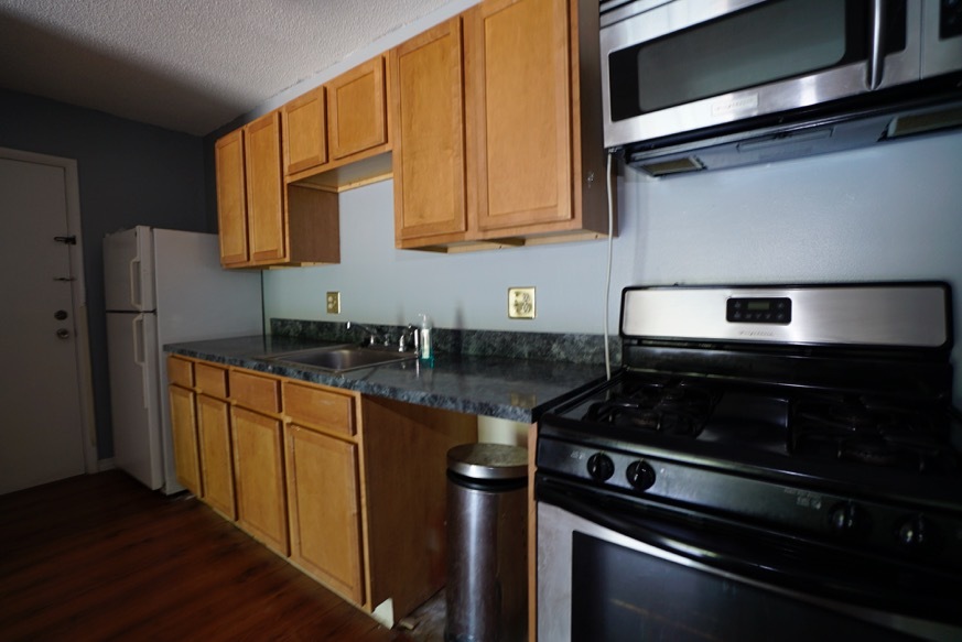 Building Photo - 1700 SW 16th Ct