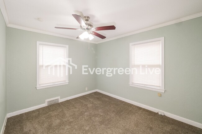 Building Photo - 7506 Lydia Ave