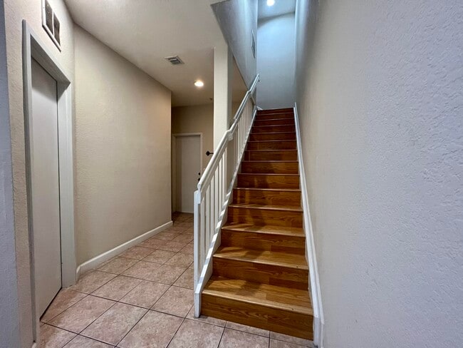 Building Photo - 3507 Shoma Dr