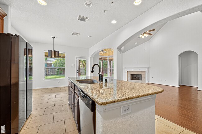 Building Photo - 15 Hadlock Pl