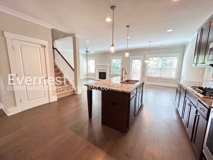 Building Photo - 6010 Winding Lakes Dr