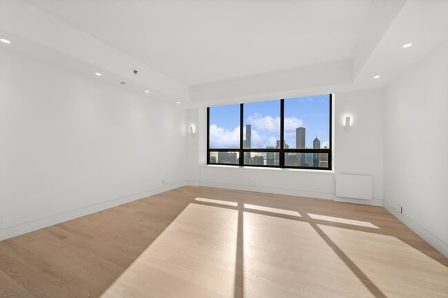 Building Photo - 180 E Pearson St