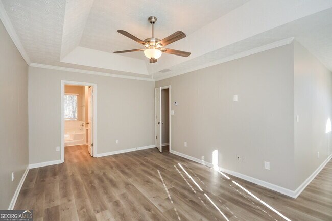 Building Photo - 5621 Winchester Pl