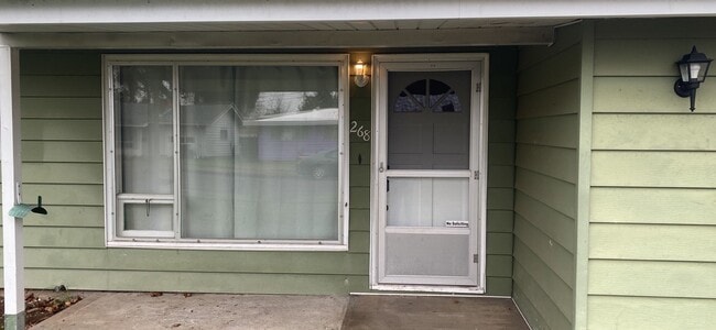 Building Photo - HALF OFF FIRST MONTHS RENT!!