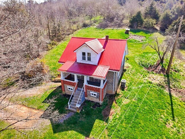 Building Photo - 11494 New Garden Rd