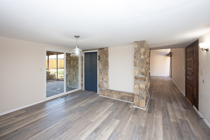 Building Photo - 109 N 10th St