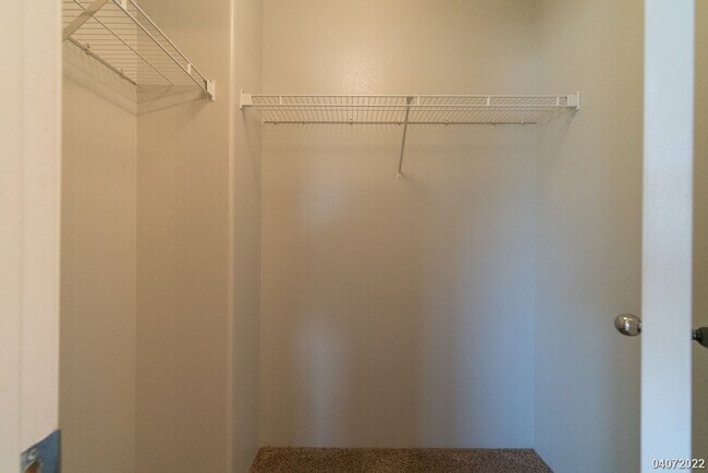 Building Photo - 3 Bed 2.5 Bath Townhome in Spinnaker Place Townhomes 2