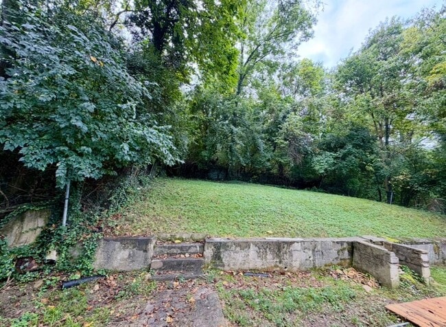 Building Photo - 1721 Carll St