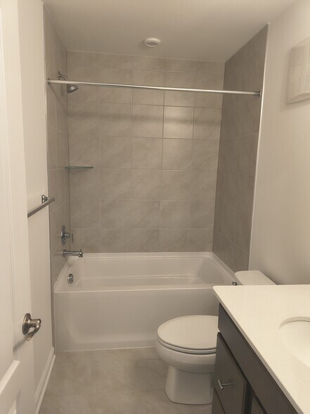 Building Photo - 9946A Count Fleet Cres