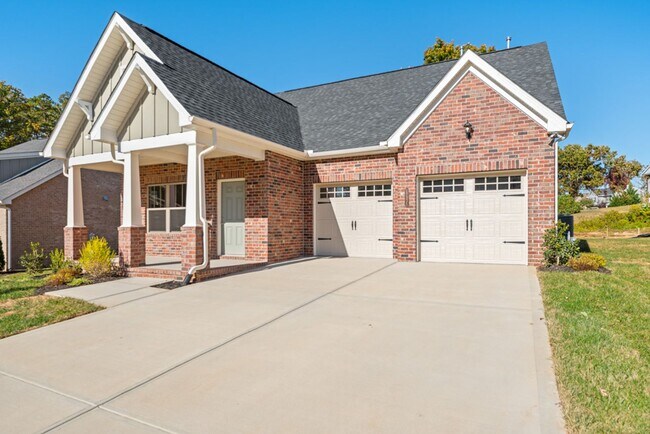 Building Photo - Spacious Home with Loft & 2-Car Garage in Prime Location in Hardin Valley school district!