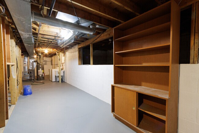 Building Photo - 7146 S 38th St