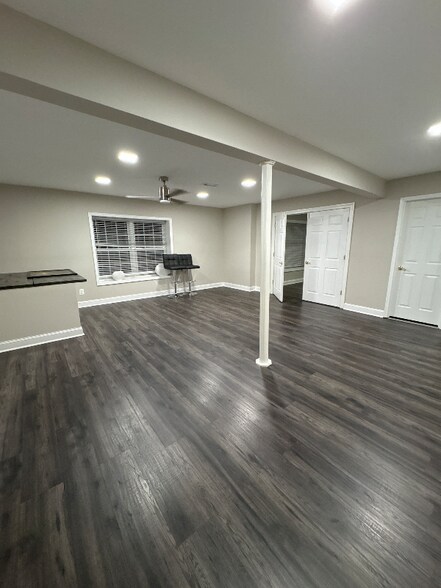 Building Photo - 16821 Falconhurst Dr